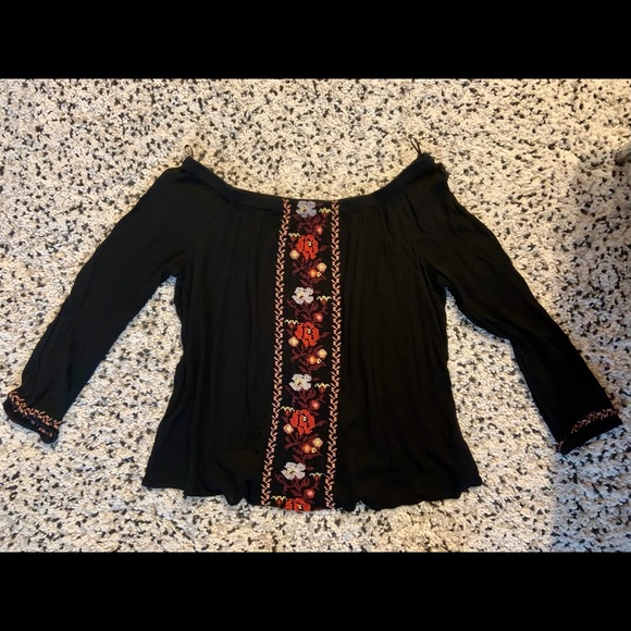 Old navy black blouse red flowers - Picture 1 of 4